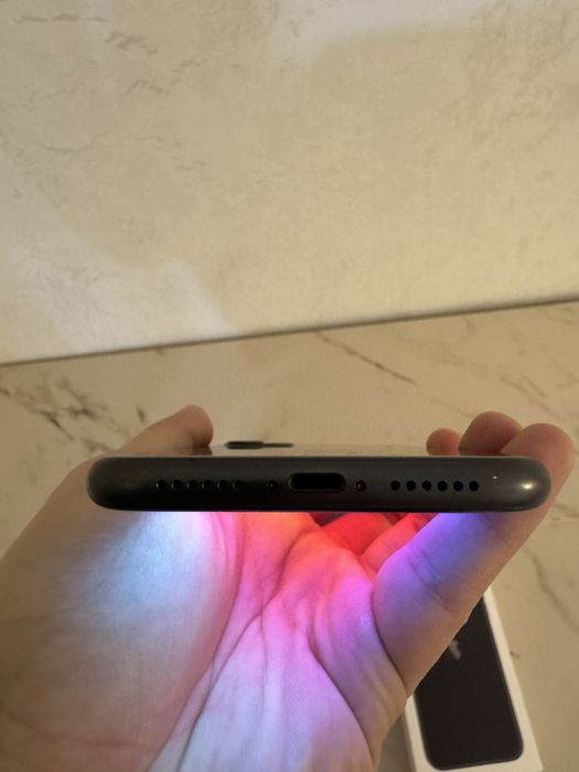 Продаю Iphone 11 64gb