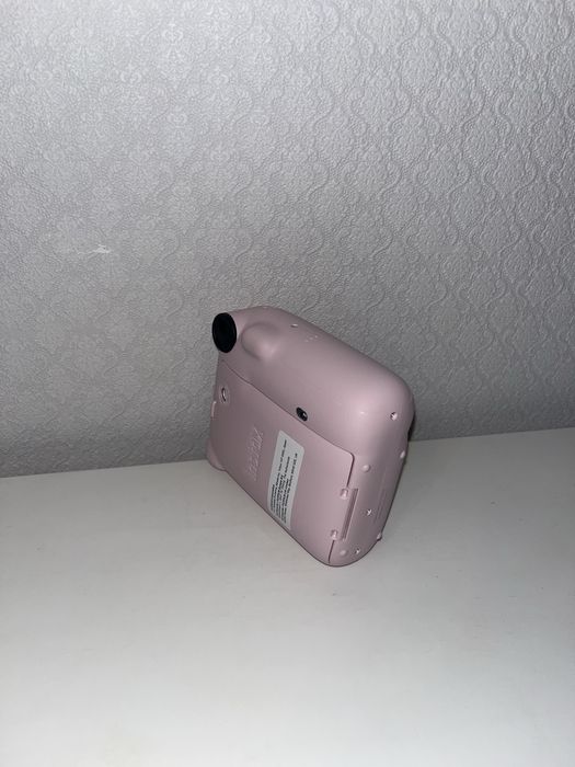 продам новый instax mini