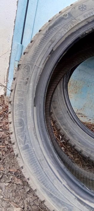 Продам шины R18 245/45