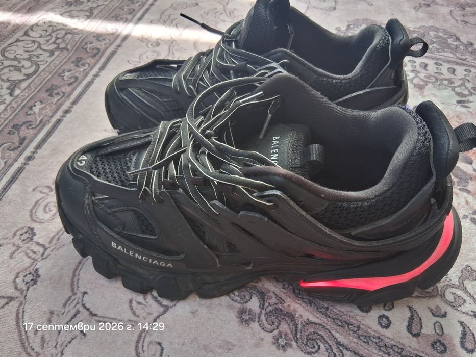 Balenciaga track led номер 42 ( 27.5 см.)