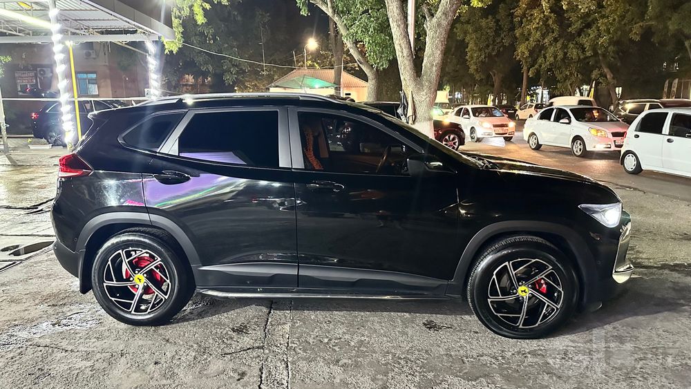 Tracker 2 LTZ 2023  sotiladi