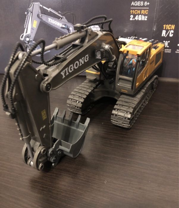 excavator cu  telecomanda, metal,  baterii reincarcabile