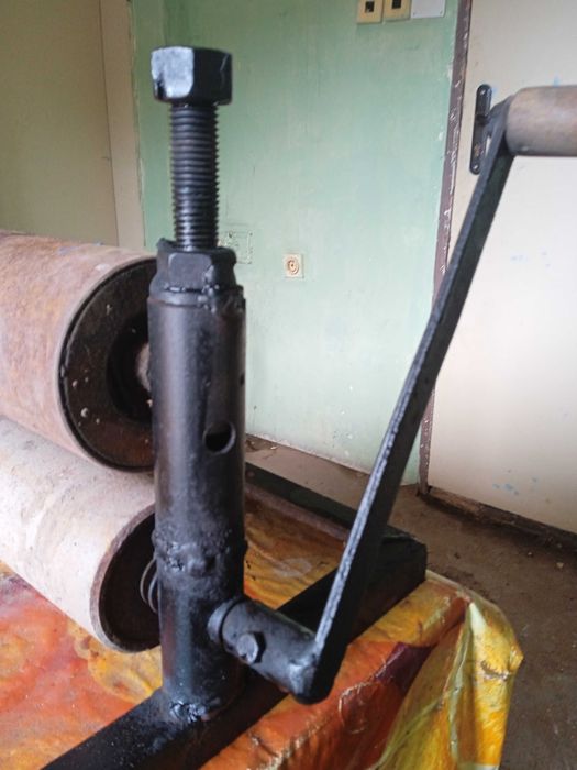 Самоделно направена преса за графика ( офорт, суха игла)