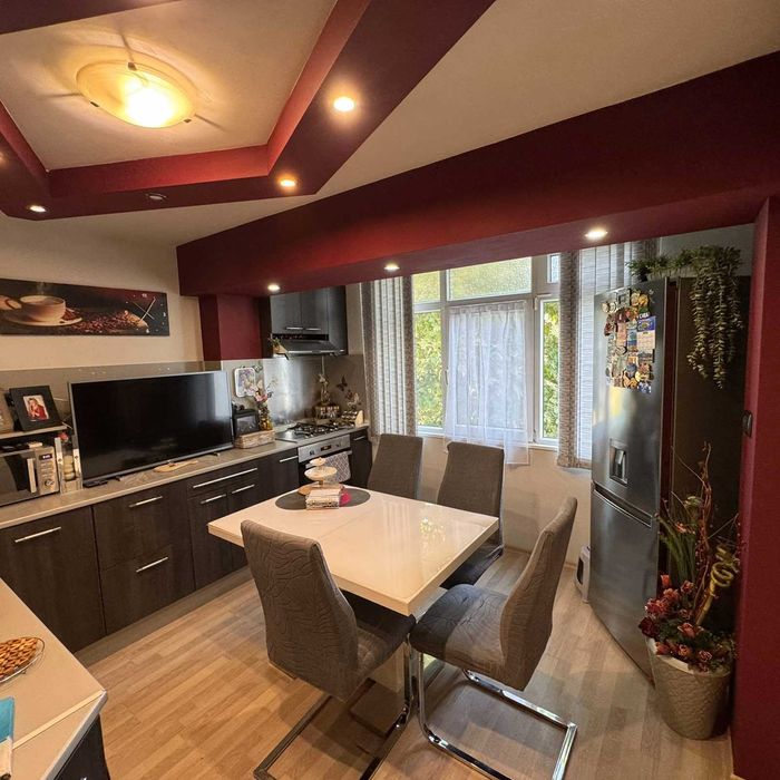 Продава се Тристаен апартамент в Варна, Владислав Варненчик - 68 кв.м за 2427 €/кв.м - Снимка #3