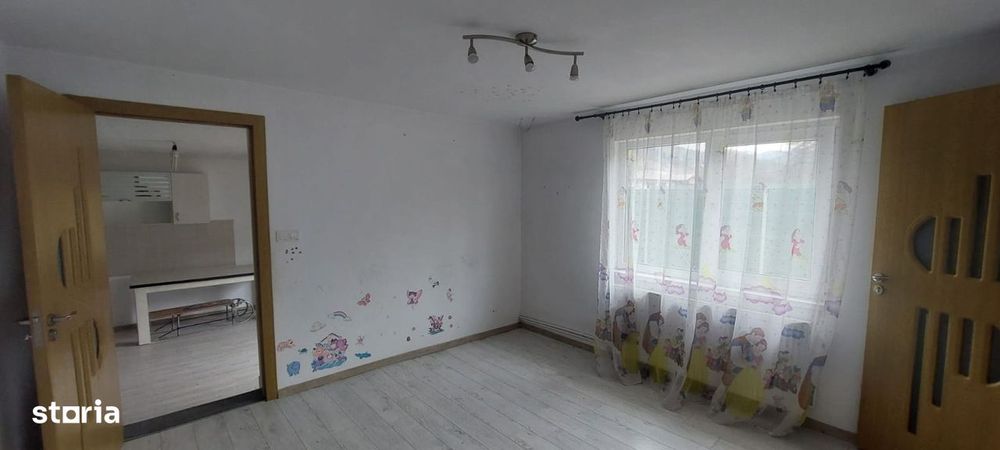 Casa de vanzare 100 mp, Moeciu de Jos, Jud. Brasov, langa Bran.
