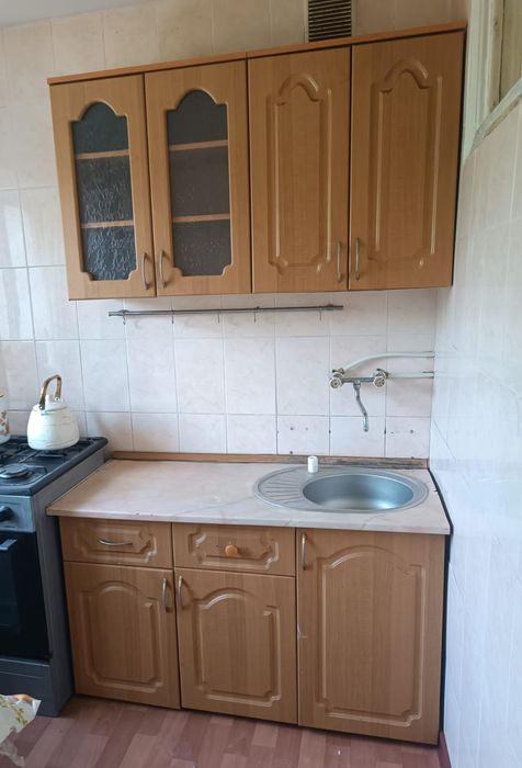 Продам хороший куханый гарнитур