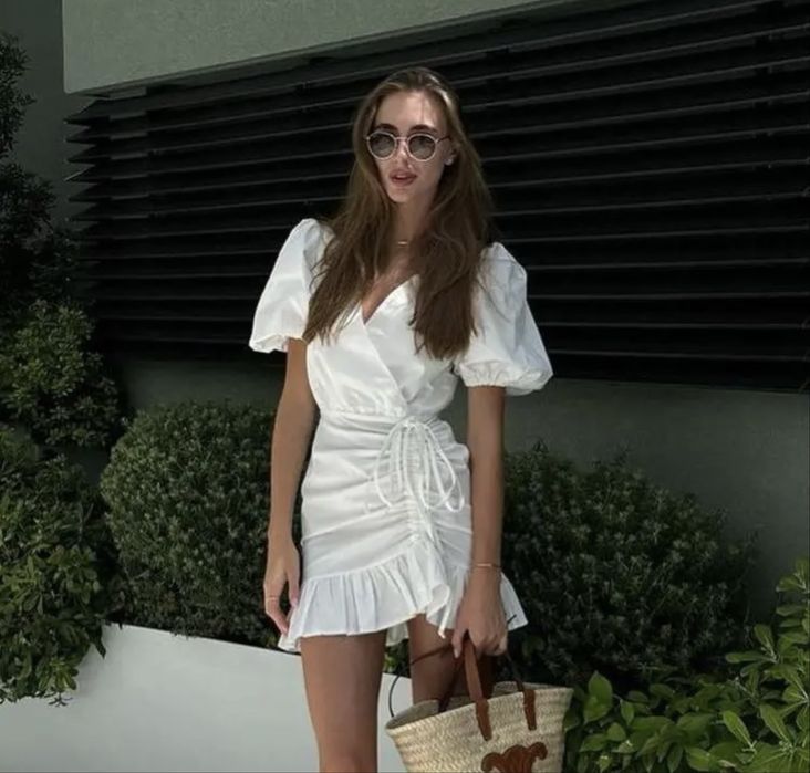 абсолютно новые платья