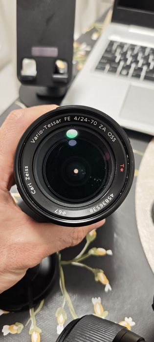 Obiectiv Full-Frame Sony Zeiss Vario-Tessar T* FE 24-70mm f/4 ZA OSS