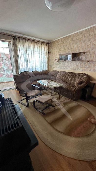 Дава се под наем Четиристаен апартамент в Варна, Цветен квартал - 100 кв.м за 700 € - Снимка #2