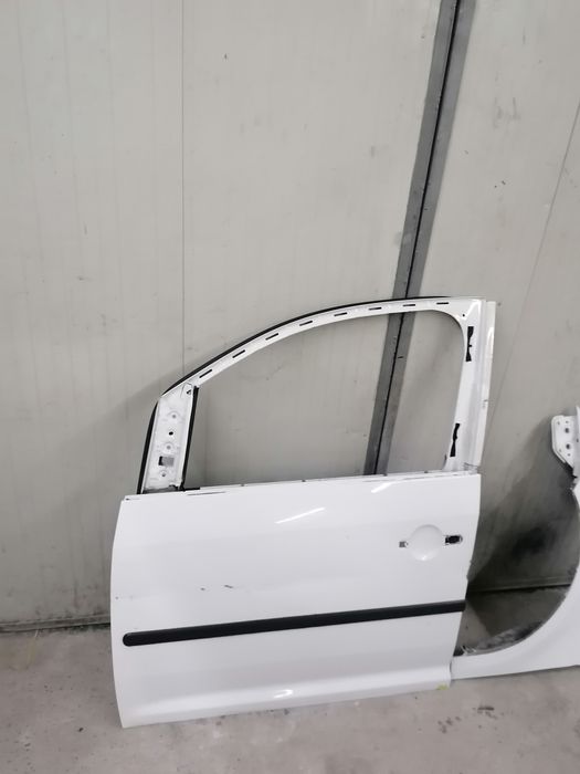 Usa stânga fata aripa vw touran 2010