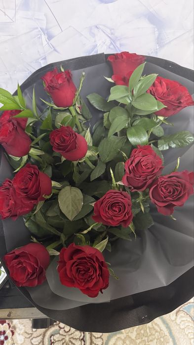 Роза гүл шоғы сатылады