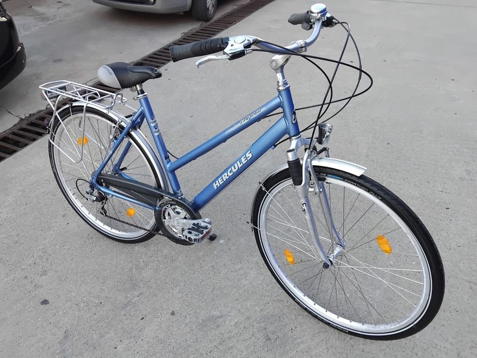 Vând bicicleta din aluminiu pentru damă