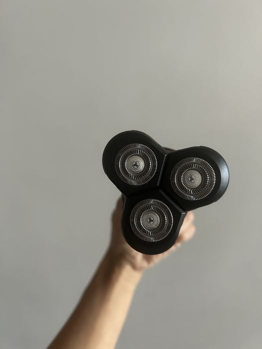 Продам электробритву 5в1