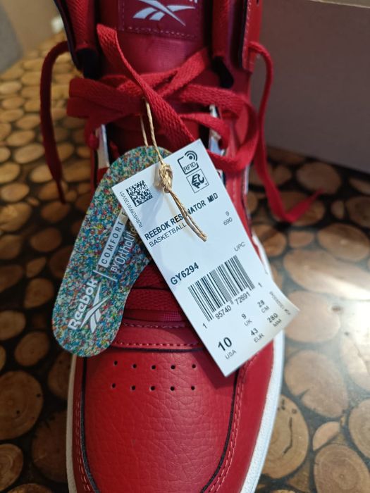 Продам кроссовки