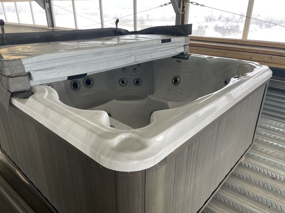 Jacuzzi piscina exterior 6 locuri