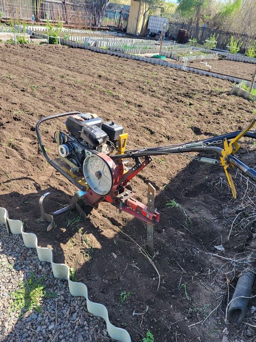 Продам мотоплуг .