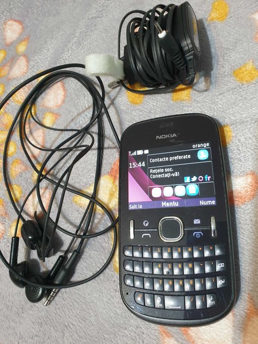 Sony Ericsson C 702 , K 550i si W 200i Walkman+Nokia 200