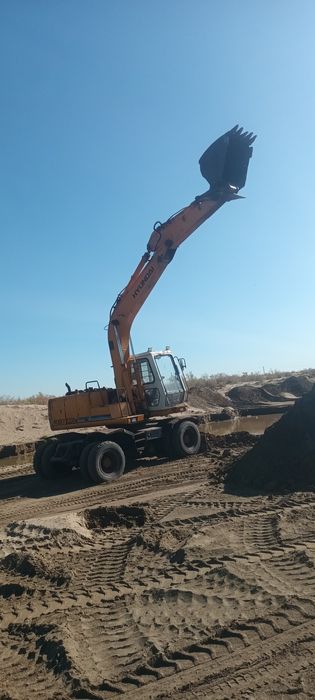 Xyundai Екскаватур 1300 сотилади холати ало
