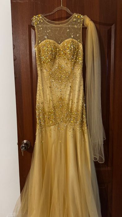 Продам платье состояние отличное