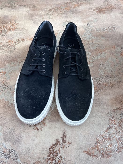 Продам обувь замш