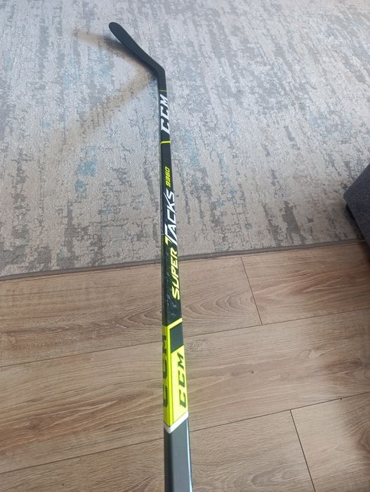 хоккейная клюшка