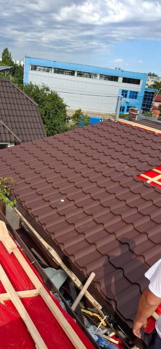 Reparatii Acoperisuri montaj Dulgherie Mansardari tigla metalica