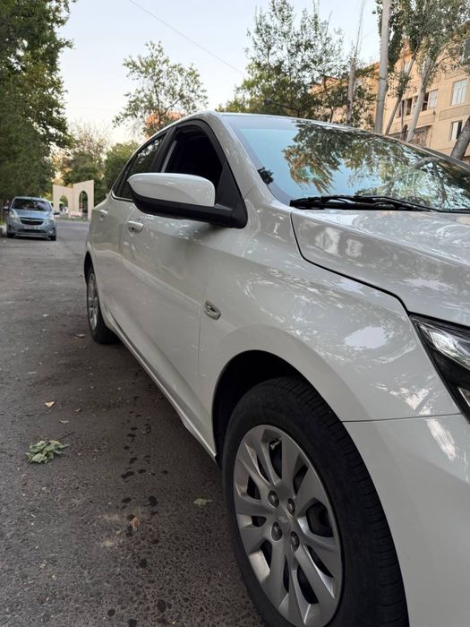 Chevrolett onix lt sedan