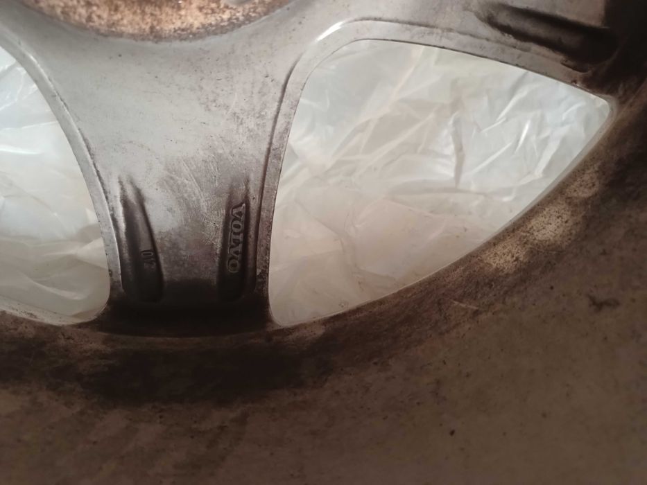 Продавам алуминиеви джанти.