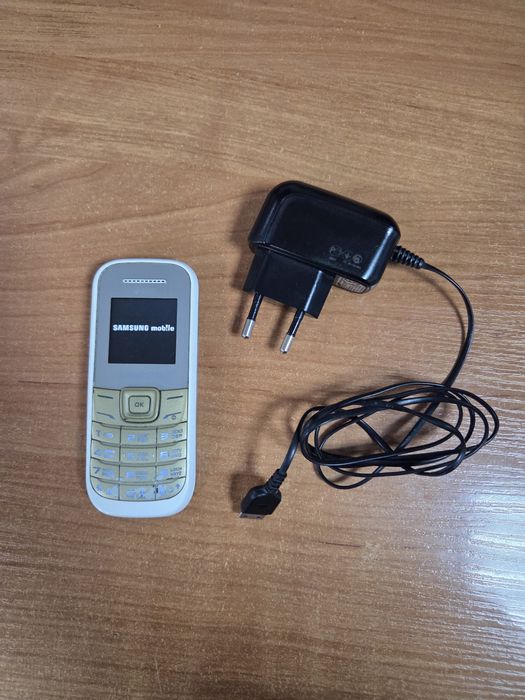 Продам  телефон Samsung