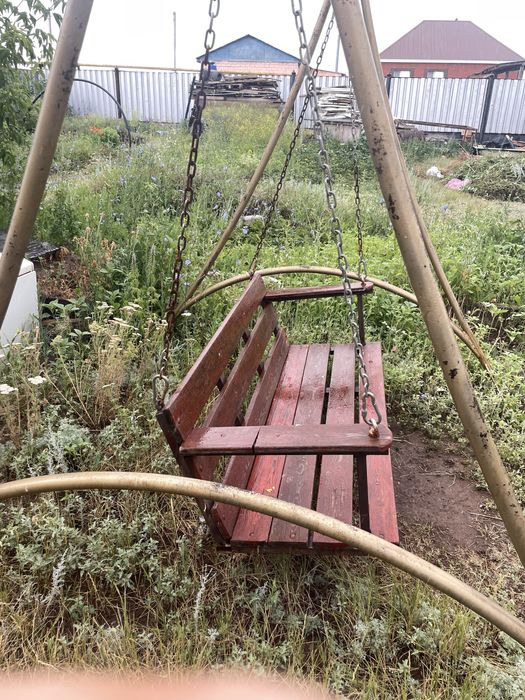 качелия в хорошом состояние