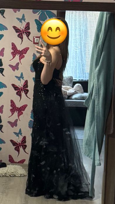 Абитуриентска рокля