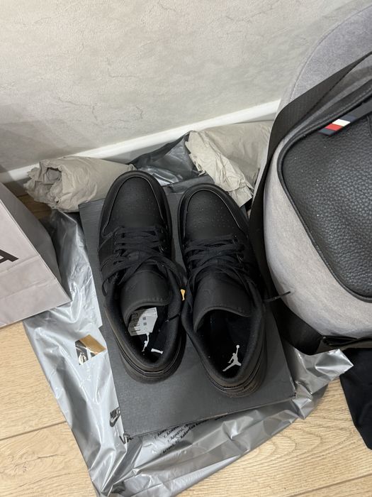 Air Jordan 1 продам абсолютно новые кросовки