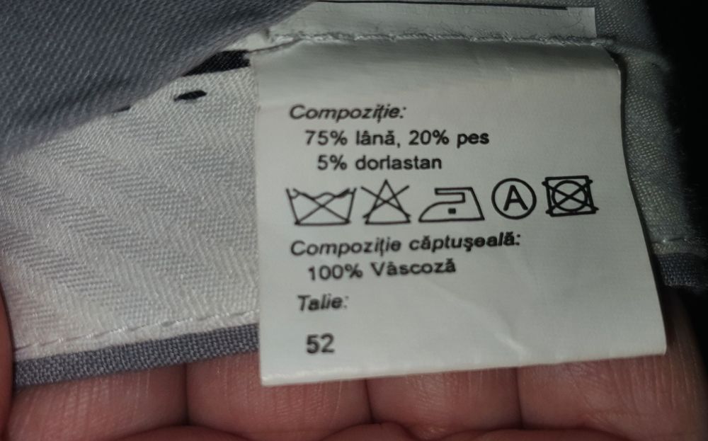 Costum  gri  de foarte buna calitate