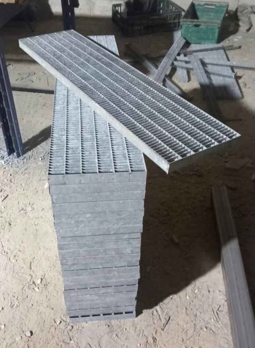 Trepte zincate 88x27