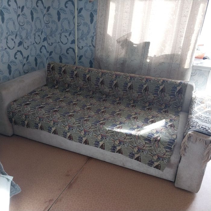 Продам раскладной диван.