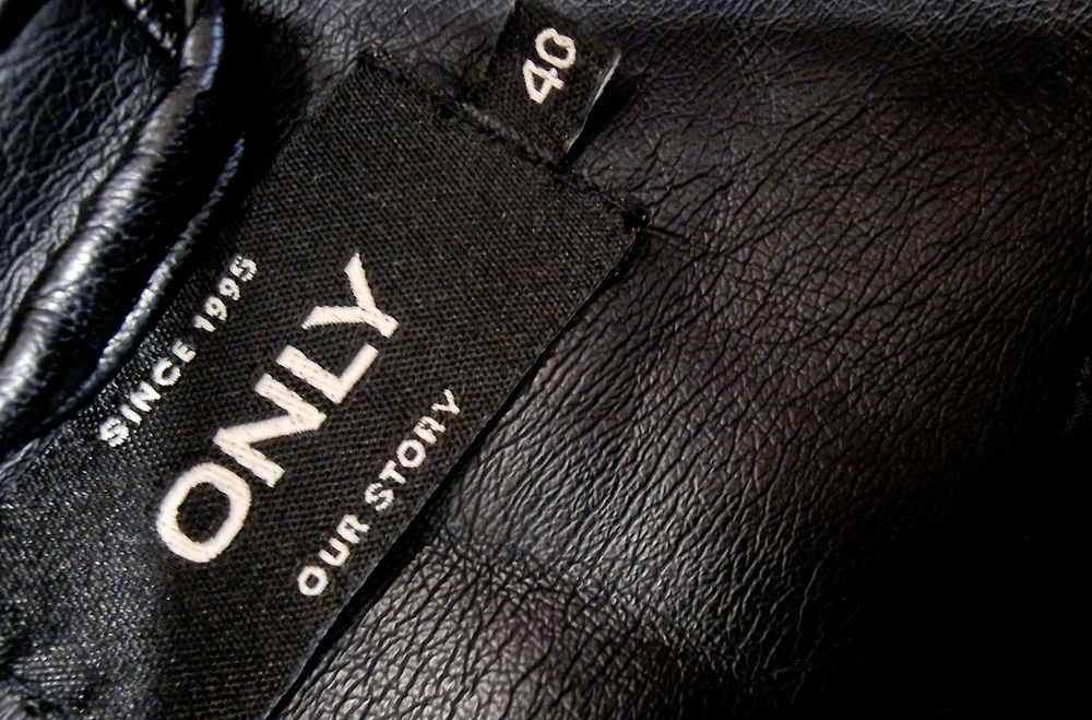 Geaca piele eco,marimea M,super preț