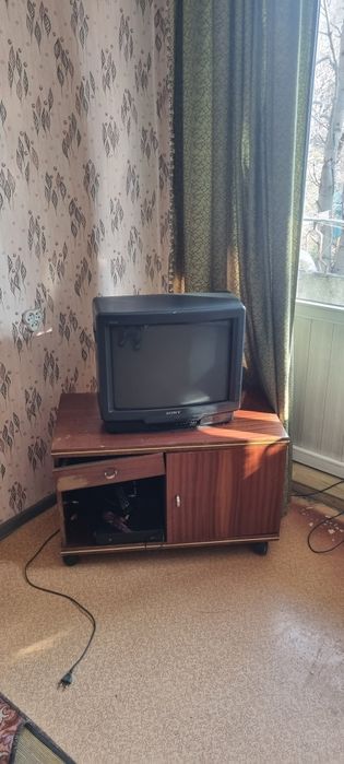 Бесплатно самовывоз Шкаф,стол, тумба, телевизор