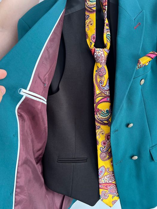 Costum pentru nunta