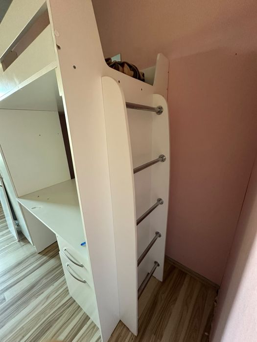 Детский 3в1 . 2 шкаф, кровать, рабочий стол