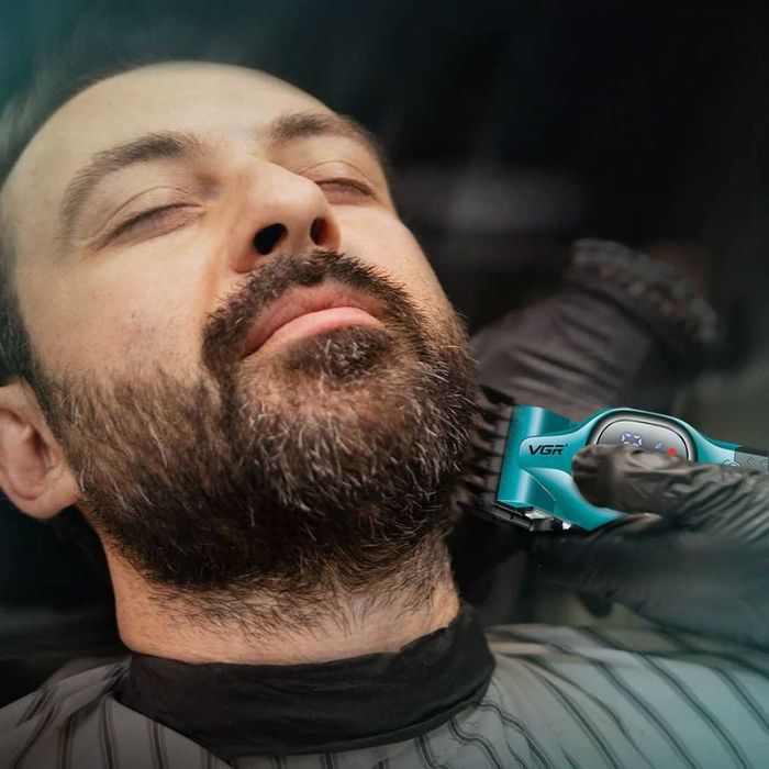 Професионална машинка за подстригване VGR V-886C GOLD / GREEN