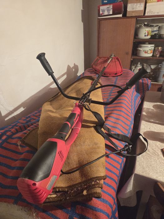 Продам триммер электрический