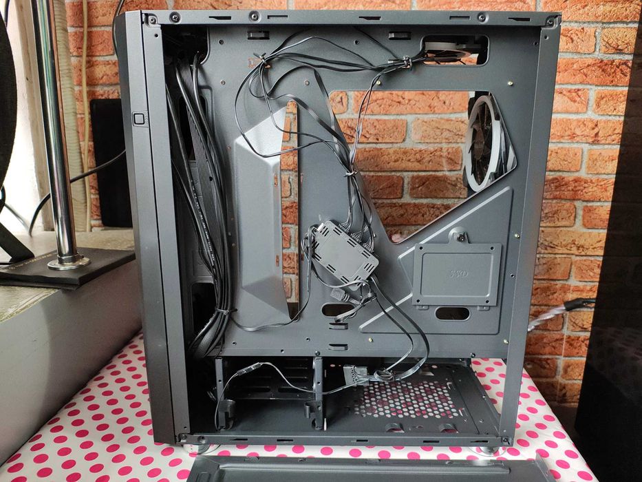 Carcasa PC MYRIA MY8737 RGB.