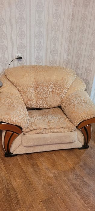 Продам Диван и кресло