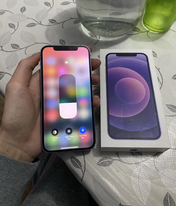 Продам Айфон 12 256gb 72%
