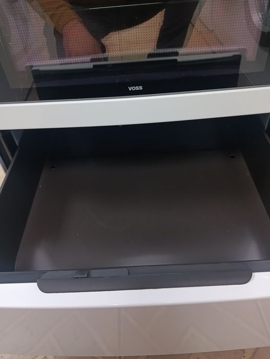 Свободно стояща печка с керамичен плот VOSS  2 години Гаранция!