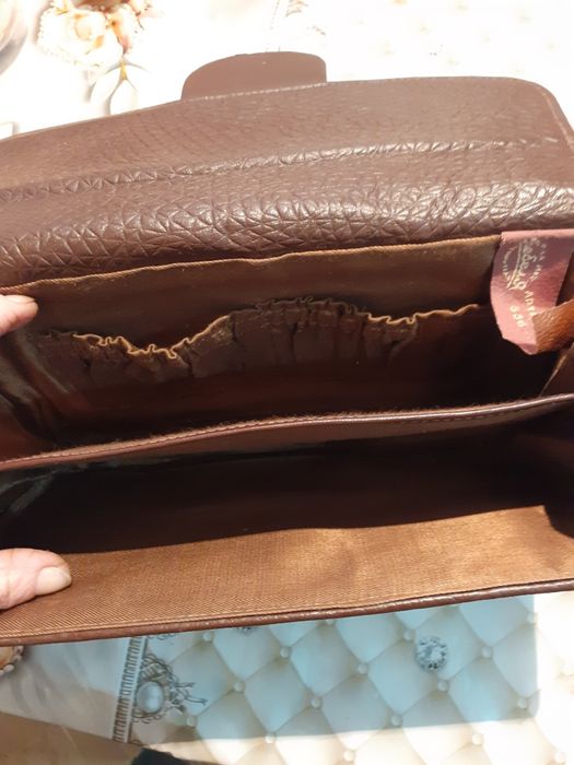 Продам  СССР кожаную барсетку и Вазы ссср ..