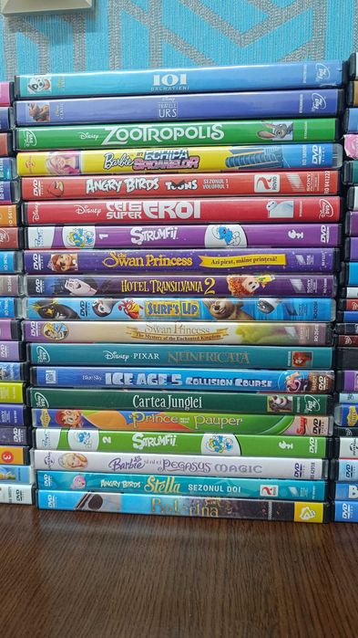 Colectie DVD animatii (79 buc) si filme (23 buc)