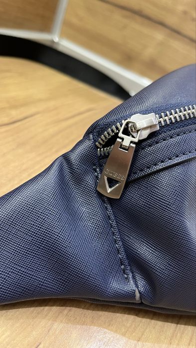 Чанта паласка GUESS USA