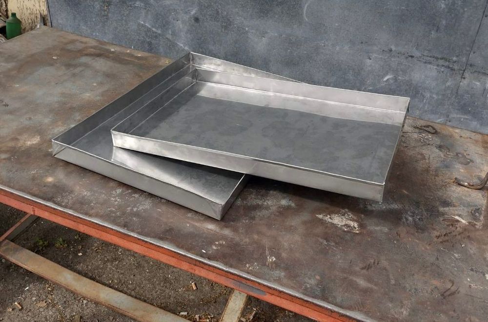 Изработка на тавички и форми за закуски , малинки и пици