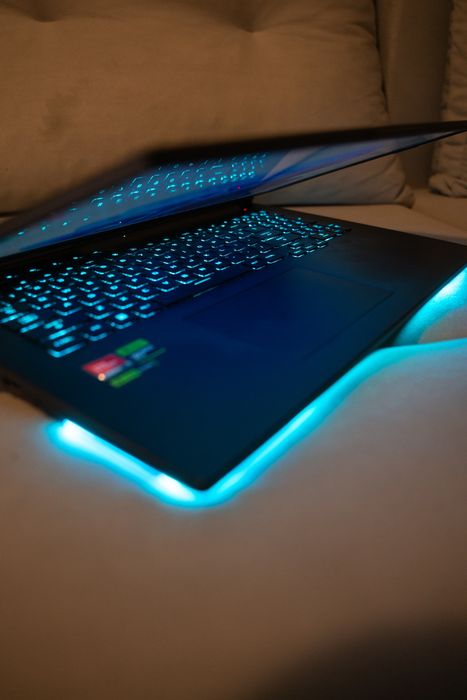 Laptop Asus Rog Scar 17 RTX 4080 Ryzen 9 x3D